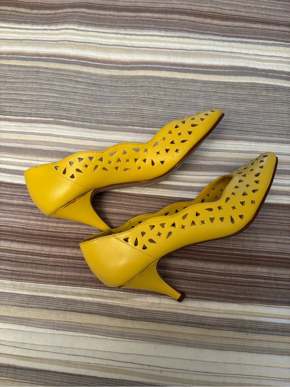 Yellow Women's Cutout Pointed Toe Heels